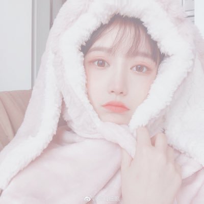 WHITE__TEEN's profile picture. 群を抜いた整った顔立ちと儚さ