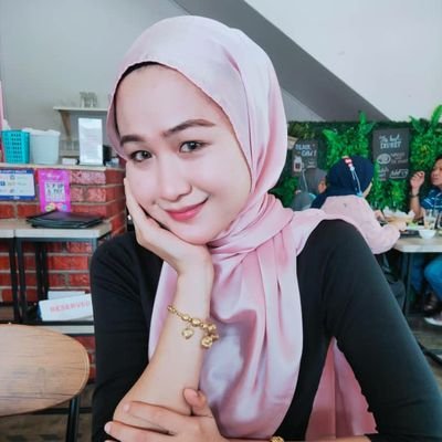 elyzshamdan's profile picture. not important enough for you