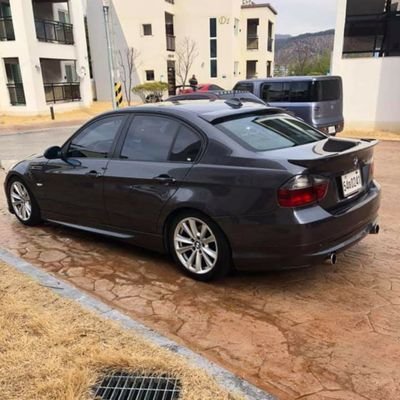 yimener's profile picture. 