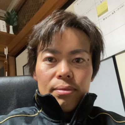 FOSC77LRIw13ncE's profile picture. 長野県で半分農業（ほうれん草）半分スノーボードの半農半Xで生計を立てています😊