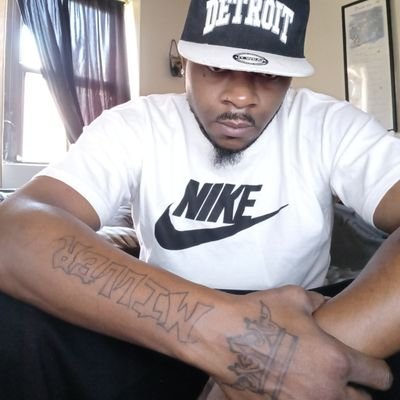 JackMil04976497's profile picture. Laid back money making weed smoking KING..