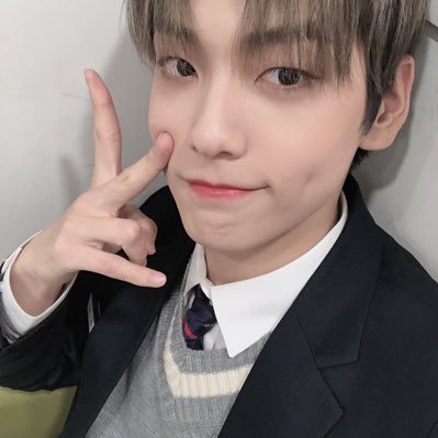 bUrKVGMtW566OPf's profile picture. 총공계