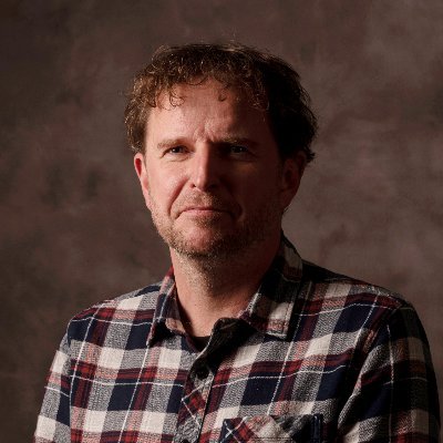 Senior redacteur / eindredacteur @Politieacademie. Liefhebber van muziek, boeken, taal, sport.