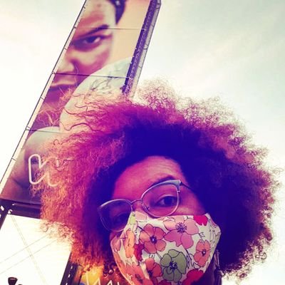 Moyo6Moyo's profile picture. Got this mostly to angry tweet politicians on qanda.
Recent QandA brown person close up.
Token diversity for corporate photos- I'm getting cards.