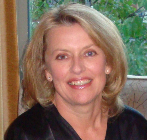 Elementary teacher librarian. Loves literacy, fitness & beagles. Incurable collector of picture books and shoes.