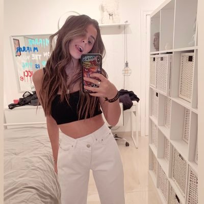 __melanieg__'s profile picture. 