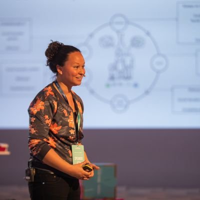 Simonologie's profile picture. I ♡ D and travel, food, social responsibility, art. Work as a change coach @Heineken and do volunteer work. Blogs on FW.