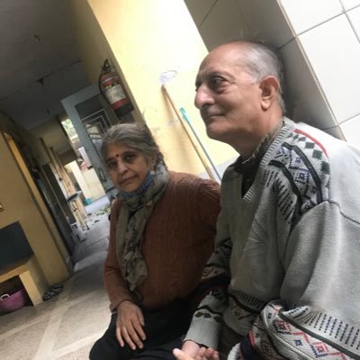 में एक #हिन्दू हूँ। मेरा इतिहास गौरवशाली है। #अखंडभारत विश्वगुरु बने ऐसी मेरी कामना है। #हरहरमहादेव retweet ❌endorse. अहिंसा परमो धर्मः धर्म हिंसा तथैव च: