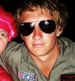 bakersdozen99's profile picture. punting tragic. sports nut.