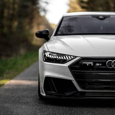 Sakyibellz's profile picture. the MARTIAN👽💜