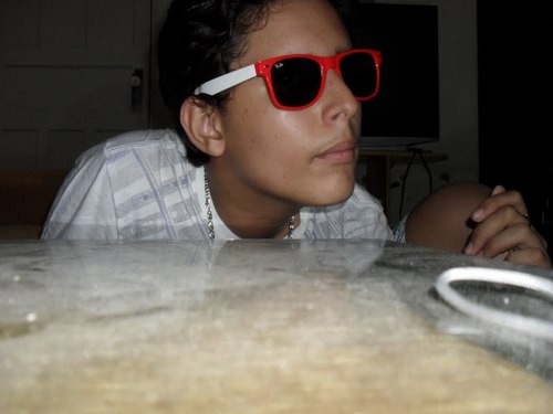 ator, dançarino, escritor, modelo, nadador, milionário, cantor, ex-BBB e muito, muito mentiroso