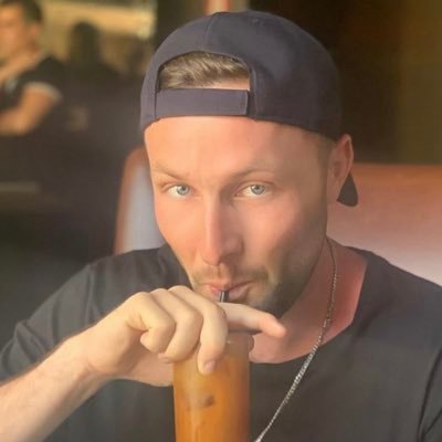 s1t1n1s's profile picture. I’ve never had a bad day in my life #S1t1n1s