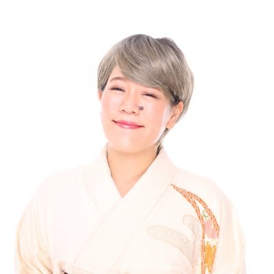 島津亜矢さんをこよなく愛す鹿児島出身のものまねタレント、鹿児島津亜矢です!ものまねはまだまだですが、頑張りますので応援宜しくお願いします🤗❤️