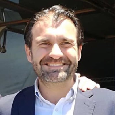 Economista y licenciado en ADE. Consejero Insular de Industria, Comercio, Sector Primario y Bienestar Animal del Cabildo de Tenerife.