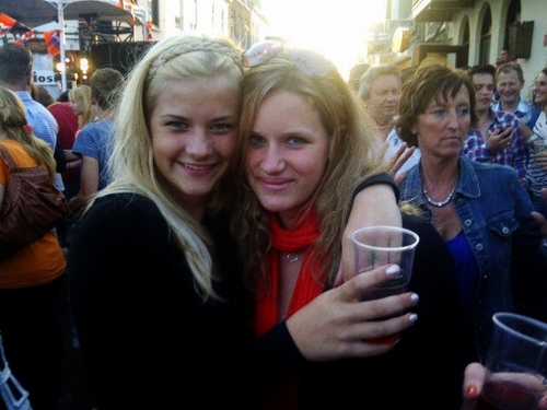 Carmennn16's profile picture. 