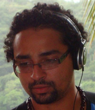 Técnico de audio, DJ, produtor musical, compositor, jornalista profissional.