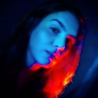 Ayelen 🇦🇷 Lawyer👩🏻‍⚖️ Gamer🖱️ Streamer 📝 Writer to be✍️ Diablo IV 😈 Gwent🃏 Vaporwave 🌆 Mass Effect👽 Hogwarts Legacy🧙‍♀️50s💅 Neon lights & denim👾