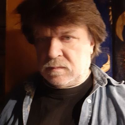 Tylko PiS, no bo kto? Wróg lewactwa, ideologii lgbt, i antypolaków. Od dziecka z Legią kiedyś nawet dwa lata treningów w klubie. Zawsze z J.K👍#Nawrocki2025