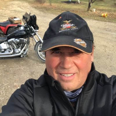 RegLuining's profile picture. Waterbomber Pilot!