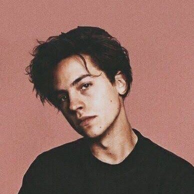 Fan de Cole Sprouse Publicaciones en inglés y español