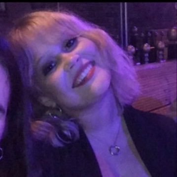 eve_alexandraxx's profile picture. 