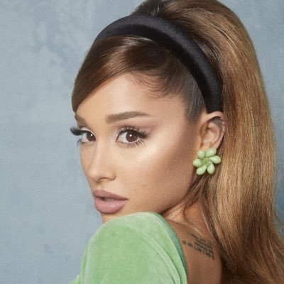 ciinnamonii's profile picture. (fan account) she/her