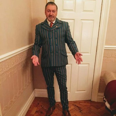 JohnnyT54721552's profile picture. Consultant doctor