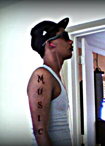 RealKiddRobb's profile picture. Rapper/Songwriter
17 years old ;
Follow me, I'll follow back :)
#EminenceEnt.