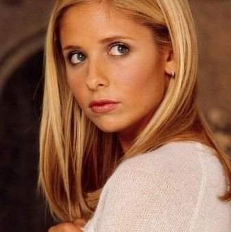 I'm Buffy the vampire Slayer and you are??
#NotSarahMichelleGellar