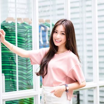 kana_y_2525's profile picture. ✨👗✨アパレル系の講師として長期勤務/飲食店を勤務するも不景気により廃業😔多額の借金を抱えて鬱状態にまでなり途方に暮れる毎日‥。KGガイドに出会い人生変わる✨🤝✨   💕韓流映画💕に憧れる２０代ワーカー/女性ファッション👗・美容💄・恋愛💘・人生相談が得意/リプ・フォロー貰えると嬉しいです😊