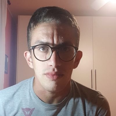 Hobbysta presepi, passione travolgente la musica e il calcio come due forme d'arte. Vivo la vita al massimo. Socievole e intrattenitore.