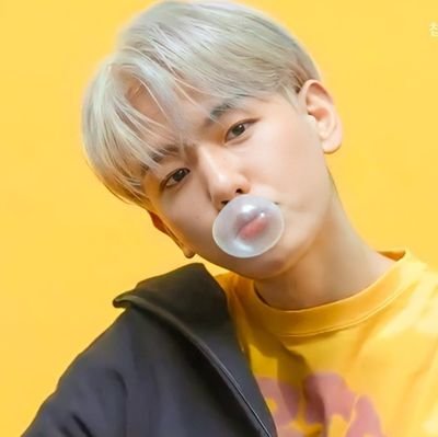 ᴇxᴏʟ (ɴ) ♡ ⃗  a person who loves and support with all strength exo no matter what. 「@weareoneEXO 」