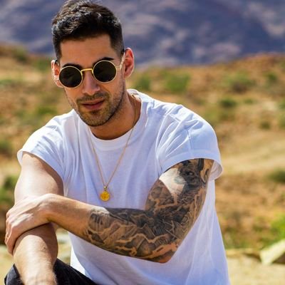 AlexMascaranhas's profile picture. PM at a Streaming service |
I also ❤️ cats 🐈‍⬛