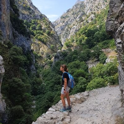 Al capdavant d'una Oficina d'Atenció Ciutadana. Geògrafa.
🚴♀️ addict, 🏃♀️addict i sobretot LIFE addict. 👣🌍.