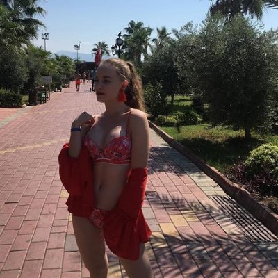 I offer hot datings. 😈😈 Find me at my profile: https://t.co/Ly5cL5FBqQ