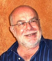 Professional translator since 1970. English into PT-BR. Otherwise, a passably nice old man.