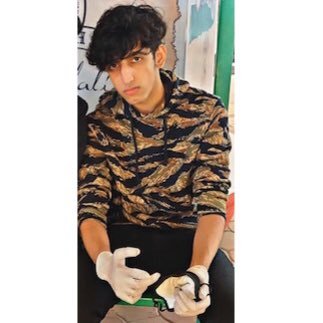 Aryan7__'s profile picture. 