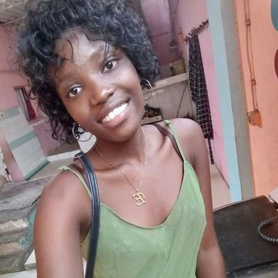 EmanuelaLupossa's profile picture. Só Bastante Sincera Divertida Carismática Estudiosa😇