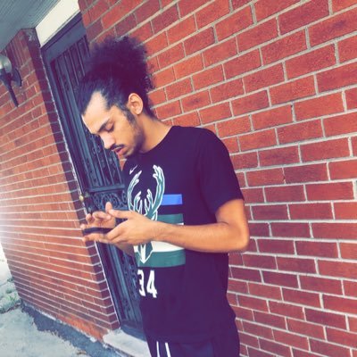 YouTuber trying grind up there and go check it out give a sun an likes 💯✊🏽