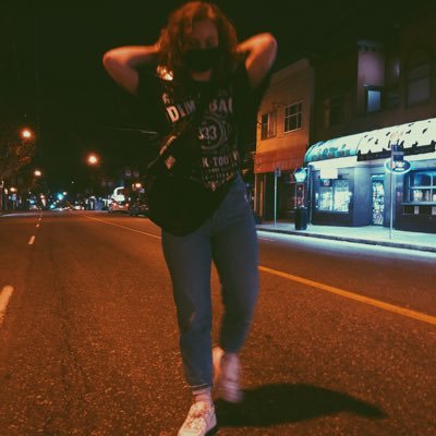 hollyyrob's profile picture. 