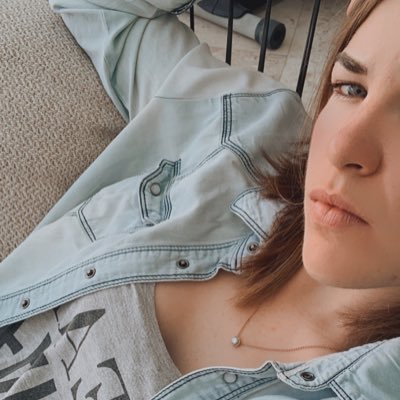 karenvibe's profile picture. Vive a través del amor 💕   & Stay strong, because you are Incredible 👊🏻