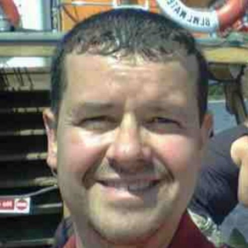 gaysneakers's profile picture. 