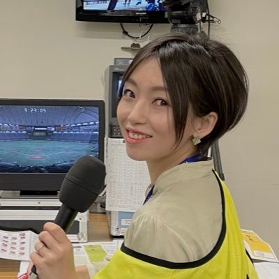 アナウンサー野球リポータースポーツリポーター兼フリーライター兼ディレクター業。プロ野球中継の両ベンチリポート&ヒーローインタビューの他、東京高校野球、大学野球、社会人野球のリポート等も担当しています。その他野球コラムも各媒体で連載中✨実況勉強中！そして私も草野球とランニングに熱闘中！ビールとフィリックス好き✨