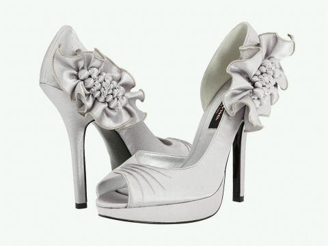 FarinssaZShop's profile picture. Hai girls..we have a lot of Stuff secondhand with good condition..Check our Favorite for new update release 25 august Order by SMS 02198000255