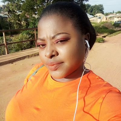 Am Esther simple and classic want to mingle and be happy