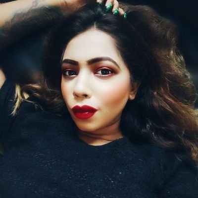 hairstylist and makeup artist