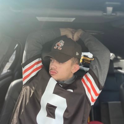 Content Creator TikTok: (4.0m) YouTube: (1.1m) WHAT IS WRONG WITH YOU⁉️ Go Browns 🐶 Food Addict
