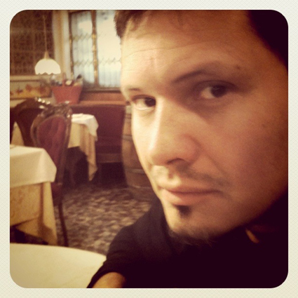 JE_Varela's profile picture. 