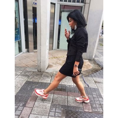 CerenBayar's profile picture. Bir prenses ve anarşist içimde yatan arabesk kadın;