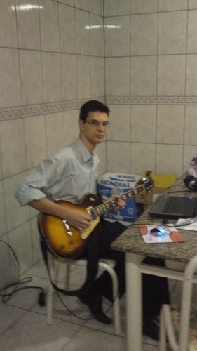 Estudante de Engenharia Eletrica!